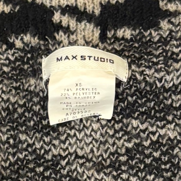 Winter basics easy to wear Max Studio long cardigan, fits size s/m - Picture 6 of 6